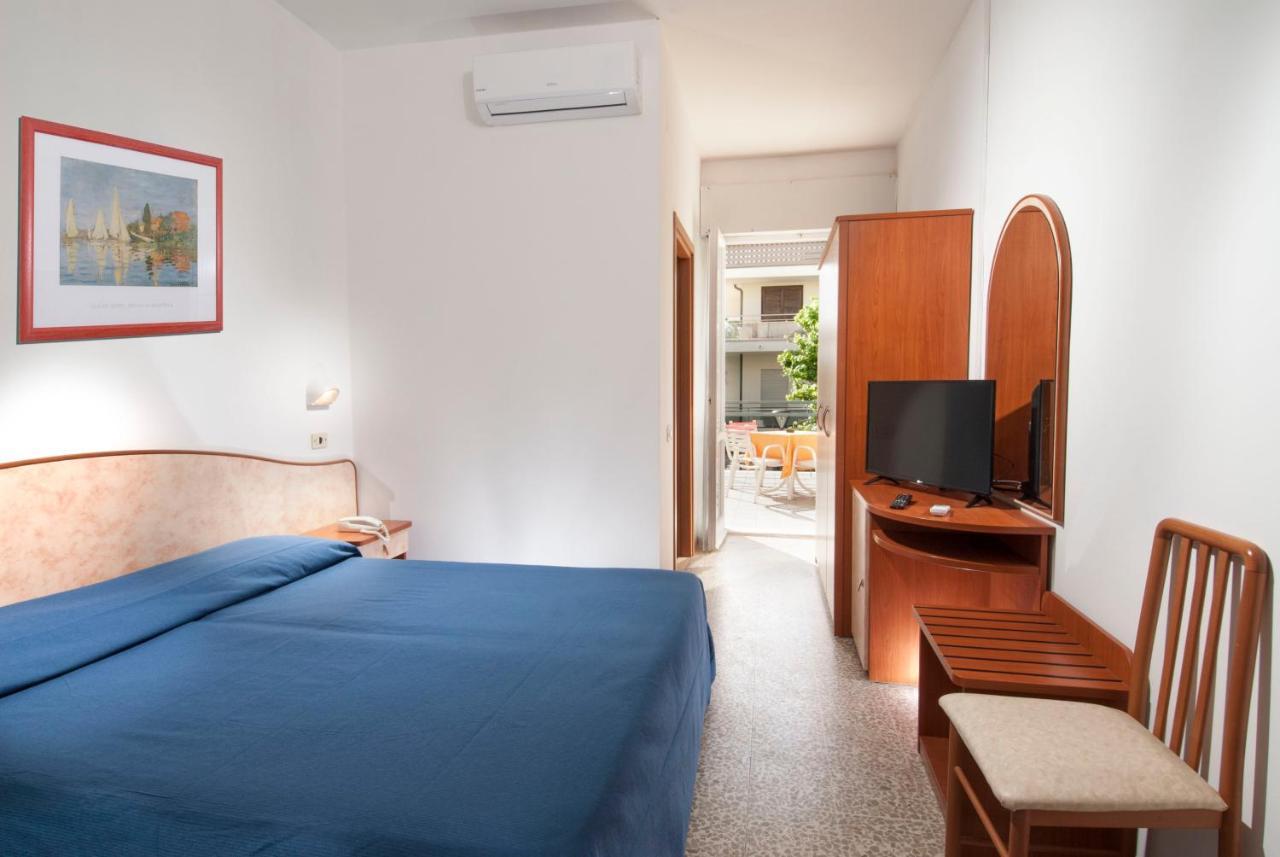 Hotel Holiday Sunshine Summer Misano Adriatico Exterior photo